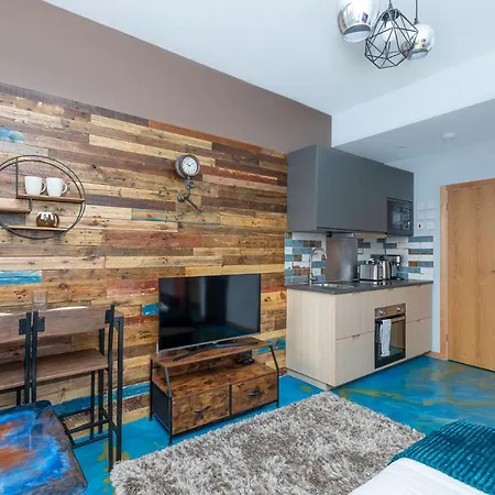 New Stylish Studio Flat Near Woolwich Tube